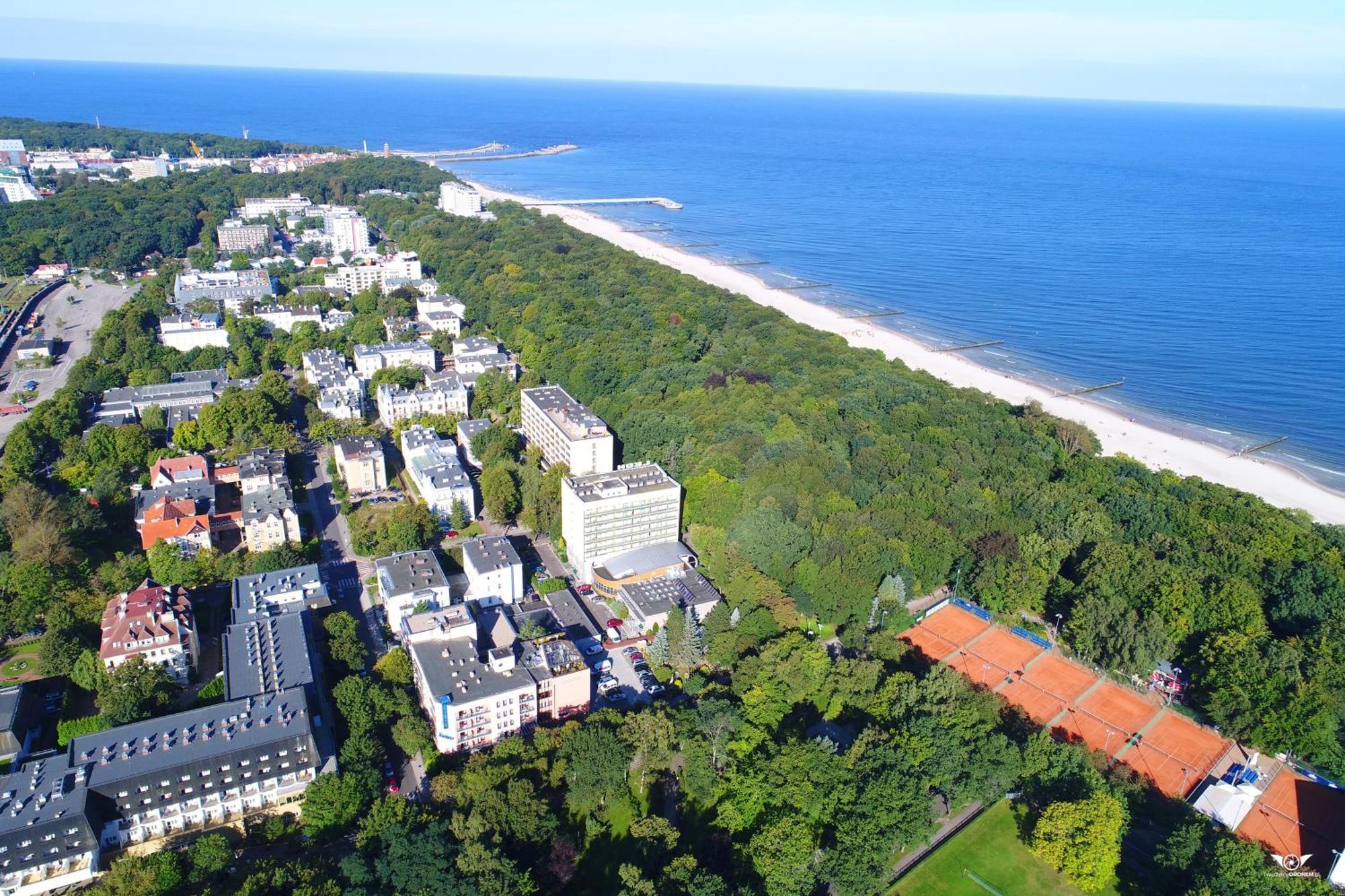 Seapark Hotel Wellness & Spa โควอบเซก ภายนอก รูปภาพ