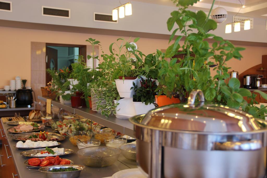Seapark Hotel Wellness & Spa โควอบเซก ภายนอก รูปภาพ